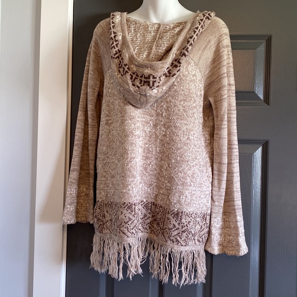 Love Stitch Hooded Fringe Sweater - Picture 3 of 9